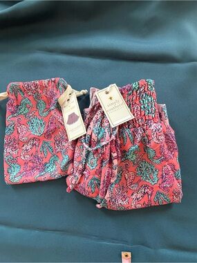 Simply Southern Coral Shorts with Teal Seahorse Print NWT